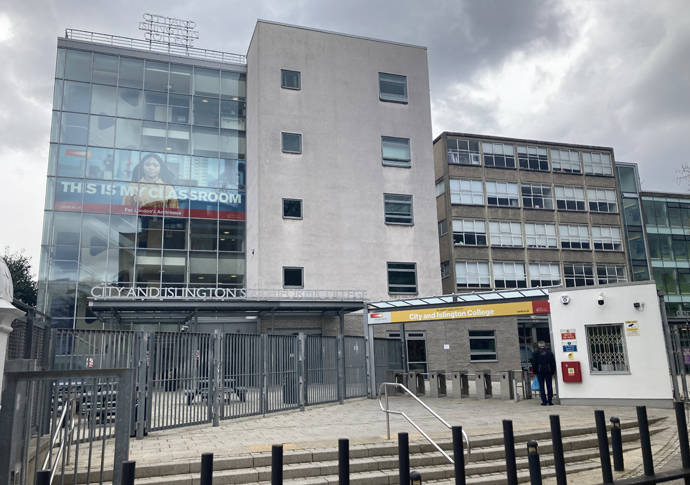 Unions call for change at college with confidence vote City and Islington College IMG_8821